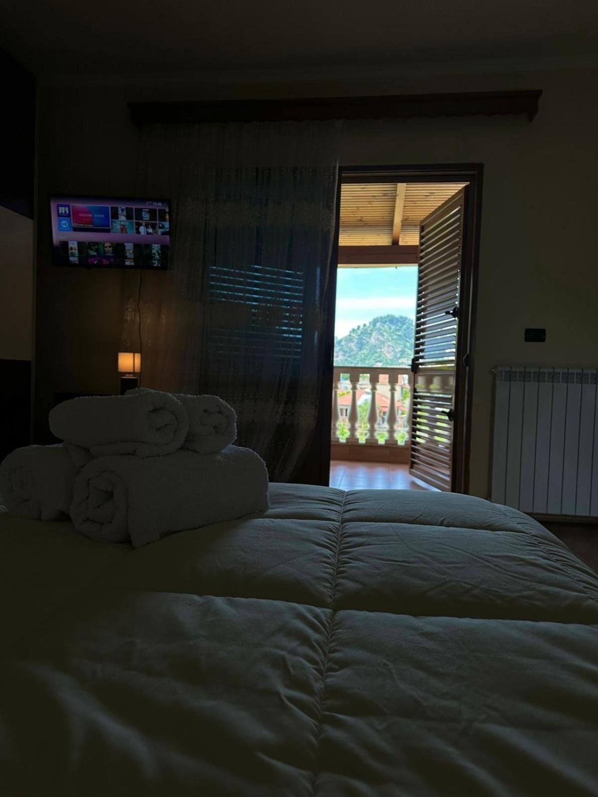 Guest House Pulake Berat Exterior foto