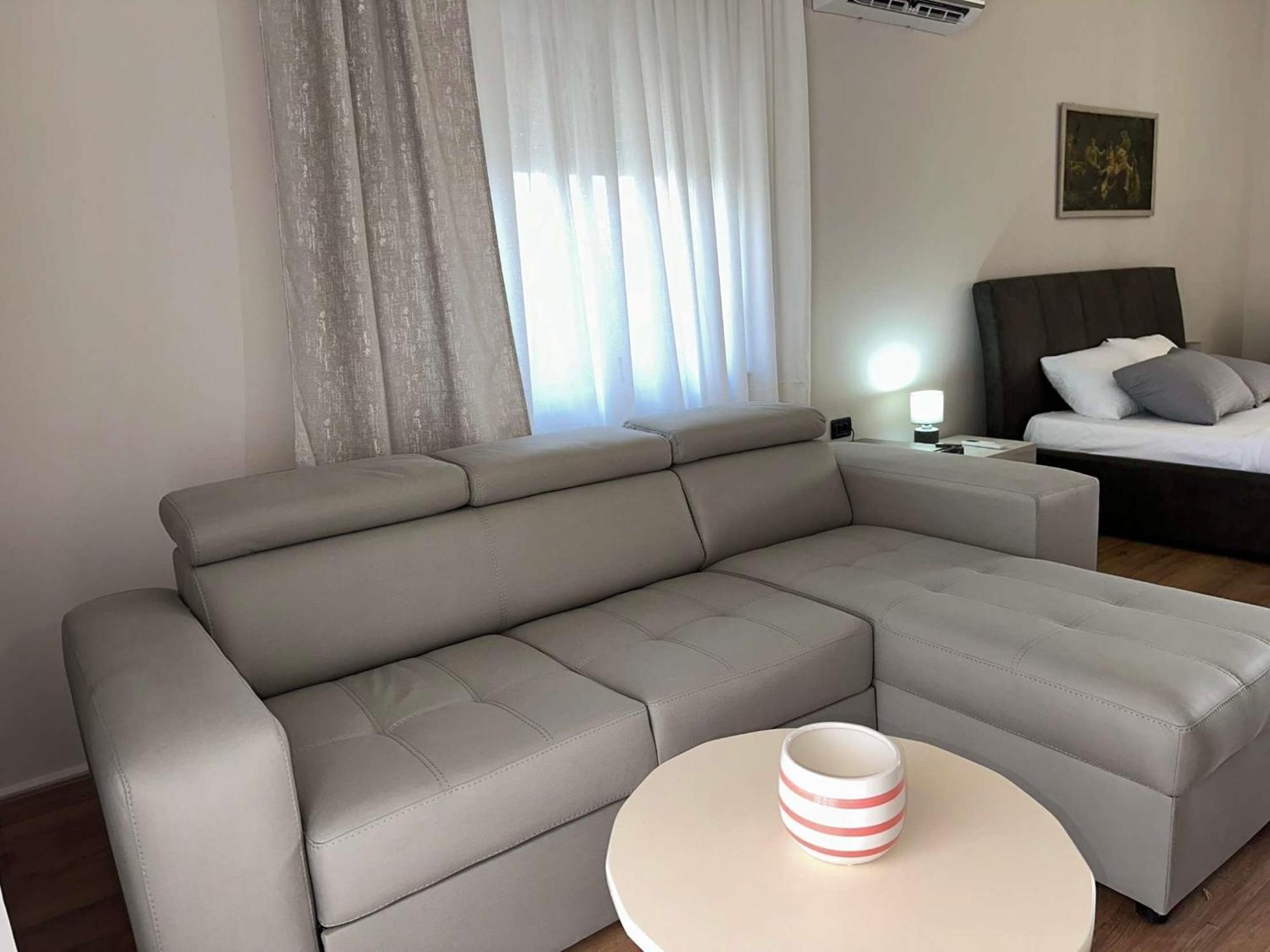Guest House Pulake Berat Exterior foto