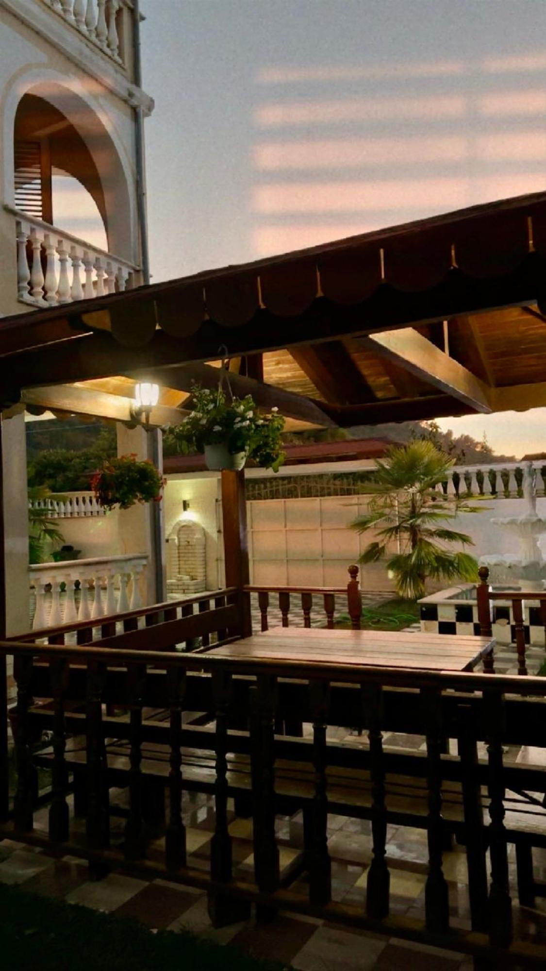 Guest House Pulake Berat Exterior foto
